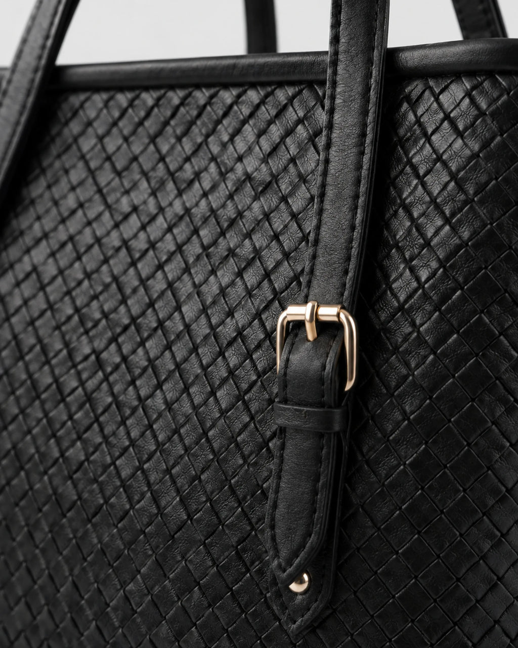 Signature-Intrecciato-Leather-Tote-Bag-For-Women-01