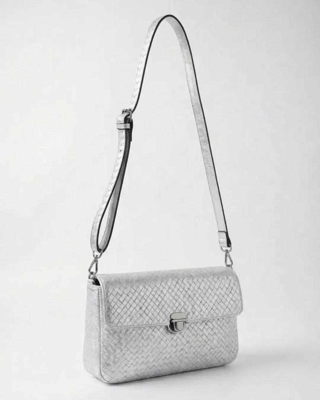 Silver-Sheep-Leather-Bag-Glacier-Leather