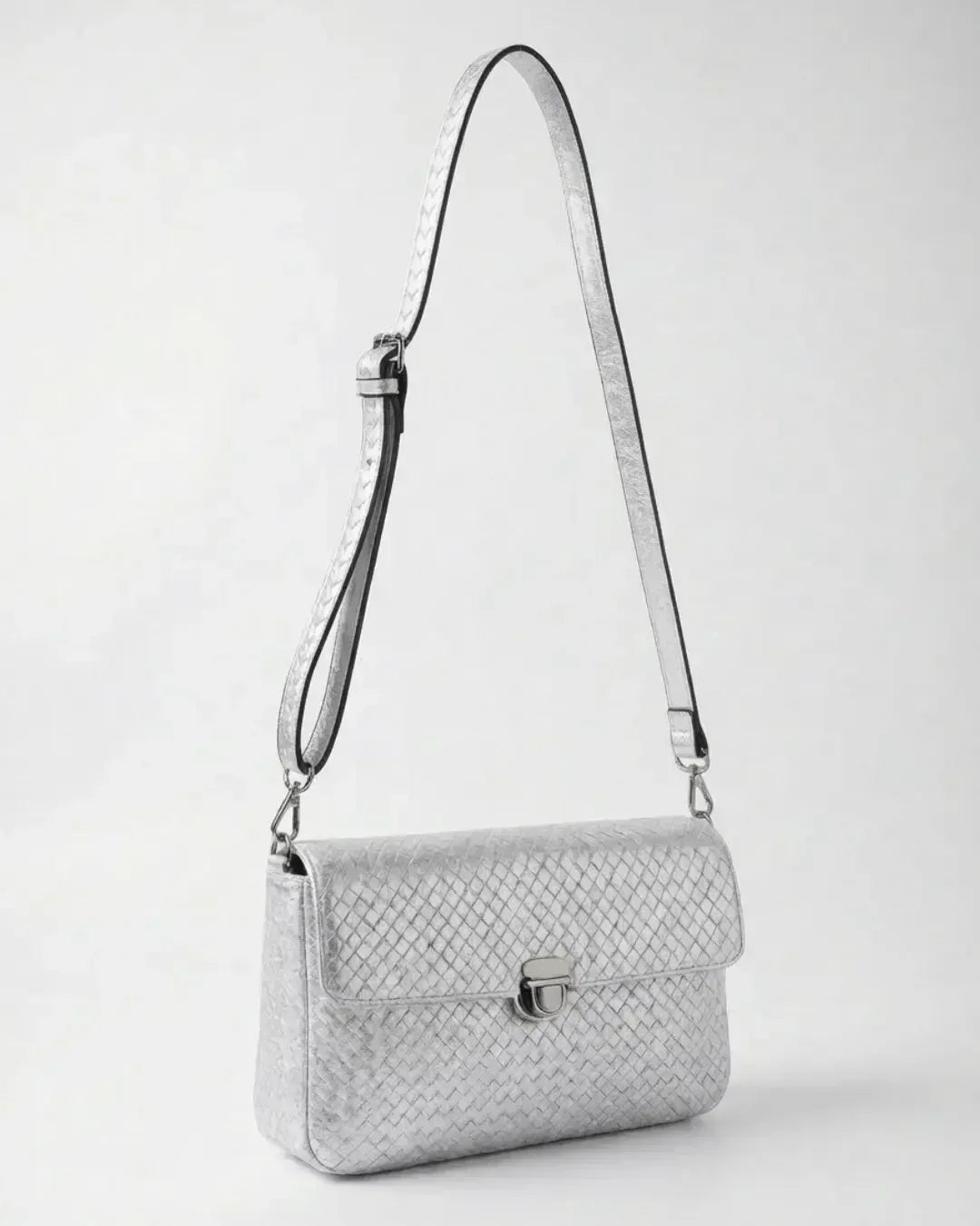 Silver-Sheep-Leather-Bag-Glacier-Leather