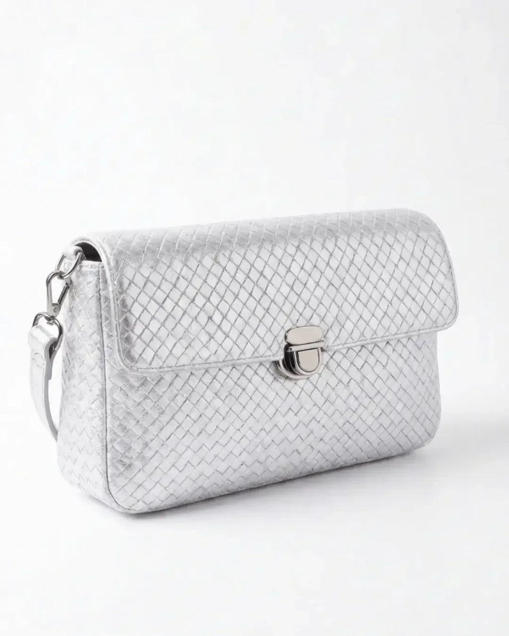 Silver-Sheep-Leather-Bag-Glacier-Leather
