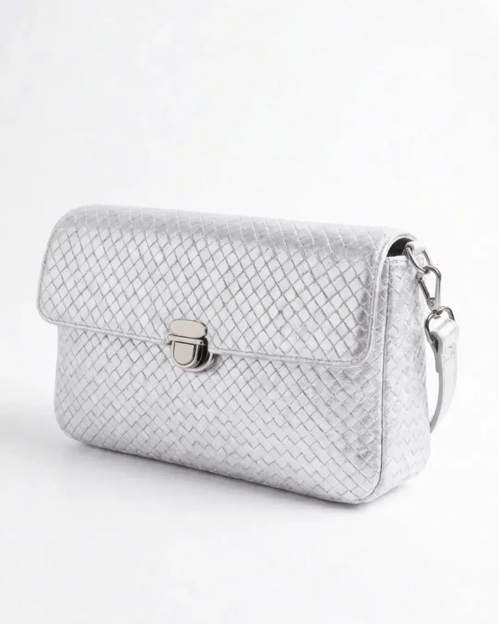 Silver-Sheep-Leather-Bag-Glacier-Leather