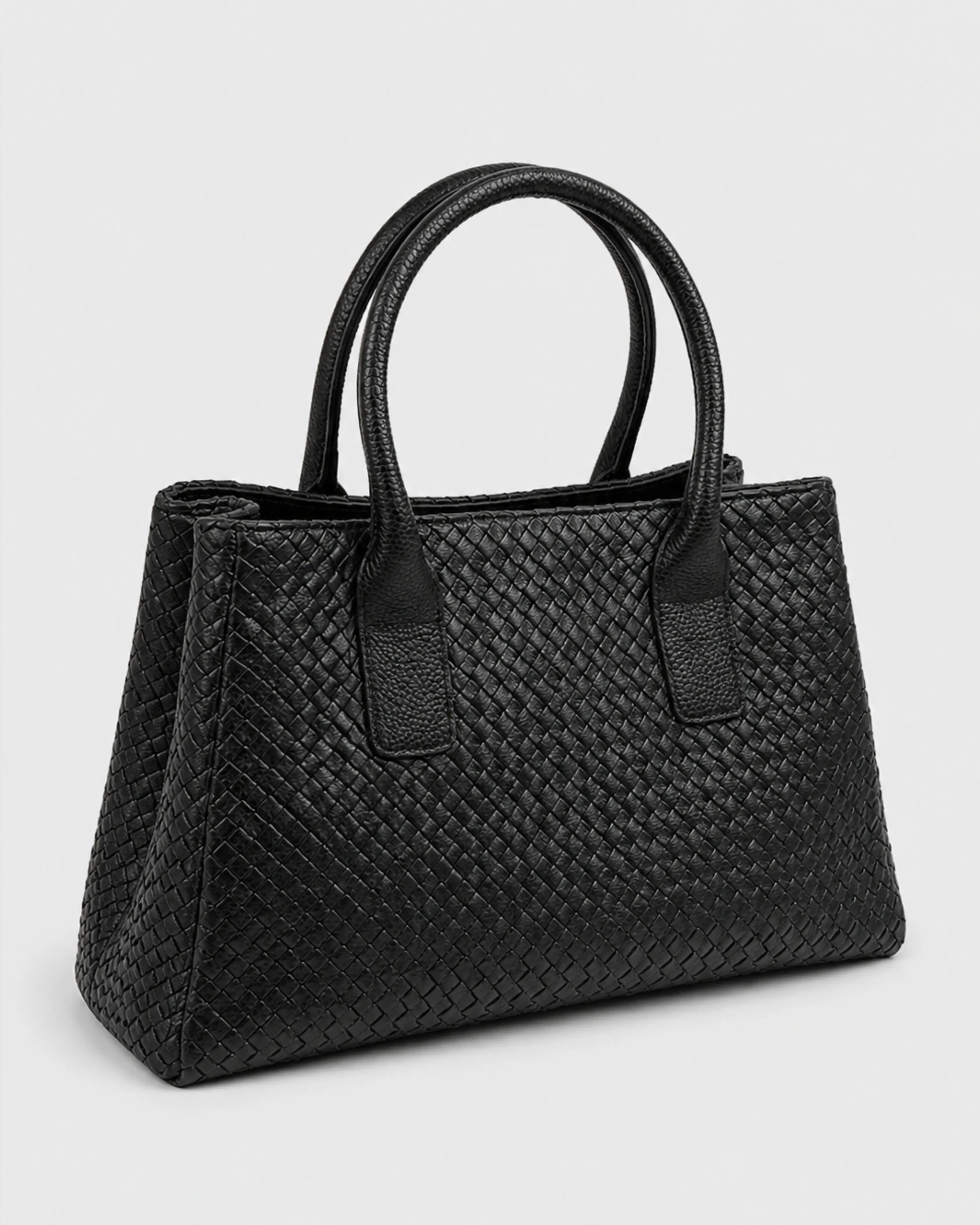 women-heritage-leather-weave-tote-black-04